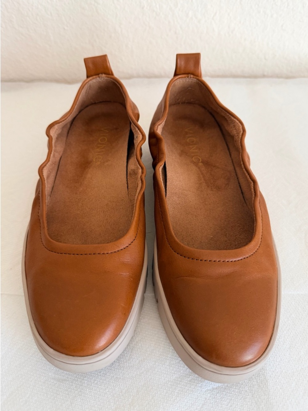 Vionic Uptown Ballet size 6 Cognac Slip-On Leather Flats